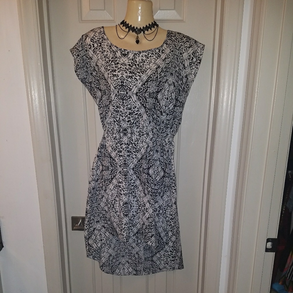 Black and white pattern dress